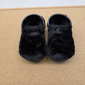 Crocs Clog Women's 7 Black Classic Fur Sure Shearling Fur Lined Slip-On (S2)